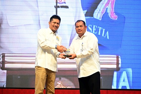 240926_RAPIMPROV_KADIN_03.jpg Penjabat (PJ) Sekretaris Daerah Provinsi Sumatera Utara (Sumut) Timur Tumanggor di dampingi sejumlah OPD menghadiri Rapat Pimpinan Provinsi (RAPIMPROV) Kamar Dagang dan Industri (KADIN) Sumut di Ballroom Hotel Adimulia Medan, Kamis (24/9/2026). Foto/Diskominfo Sumut