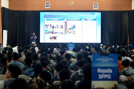 TPID Sumut Jambore SPPG (3).jpg Staf Ahli Bidang Pendidikan Kesehatan Infrastruktur dan Pemberdayaan Masyarakat Provinsi Sumatera Utara (Sumut) Alfi Syahriza menghadiri Peningkatan Tata Kelola SPPG untuk Jaminan Mutu MBG dan Stabilitas Harga Pangan Sumatera Utara Sumatera Utara 2026 di Aula Madinatul Haj Asrama Haji Medan, Jumat (18/9/2026). Foto/Diskominfo Sumut