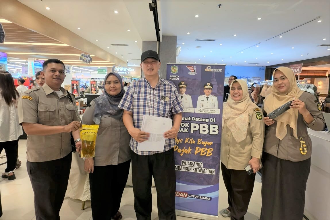 IMG-20261001-WA0018 Warga semakin antusias bayar pajak yang berlokasi di pusat perbelanjaan. (Bapenda Medan Dok)