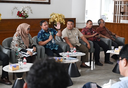 TemuPers_Dinas Sosial Sumut 3.jpg Temu Pers bersama dengan Dinas Sosial Provinsi Sumatera Utara (Sumut), Kegiatan ini difasilitasi Dinas Komunikasi dan Informatika Sumut yang berlangsung di Lobby Dekranasda Lantai 1 Kantor Gubernur Sumut Jalan Diponegoro Nomor 30 Medan, Jumat (2/10/2026). Foto/diskominfo Sumut