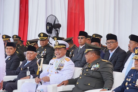 WhatsApp Image 2026-10-05 at 17.57.39 Wali Kota Medan Rico Tri Putra Bayu Waas menghadiri upacara peringatan Hari Ulang Tahun (HUT) ke-81 Tentara Nasional Indonesia (TNI) di Markas Komando Daerah Angkatan Laut (Kodaeral) I Belawan, Senin (5/10/2026).
